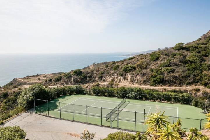 Panoramic View 5BR/3Bath Pool Private Tennis Court gallery image 3