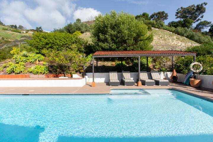 Panoramic View 5BR/3Bath Pool Private Tennis Court