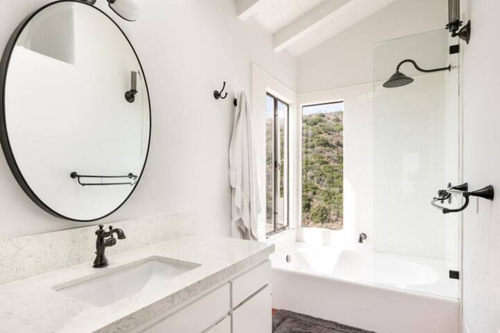 Panoramic View 5BR/3Bath Pool Private Tennis Court gallery image 5