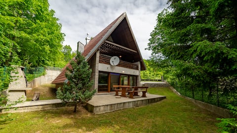 Berg-Ferienhaus Borovnica, Lich