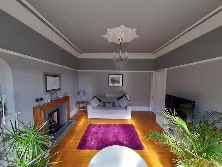 4 Bedroom / 2 Bathroom House In Desirable Area. - Dundee