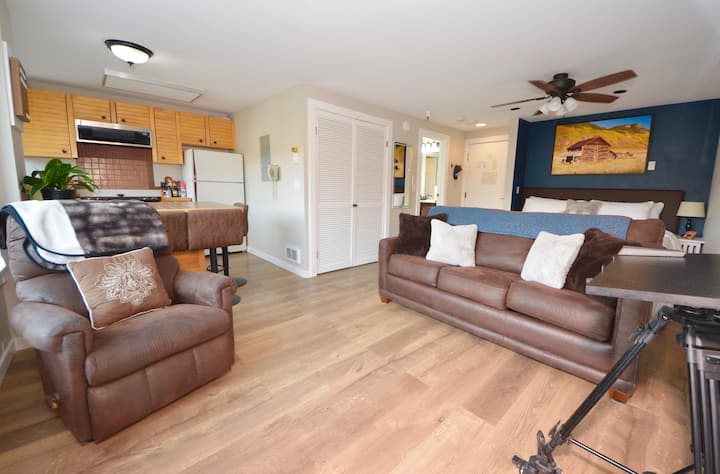 Comfy Mountain Hideaway in Village at Breckenridge Condominiums