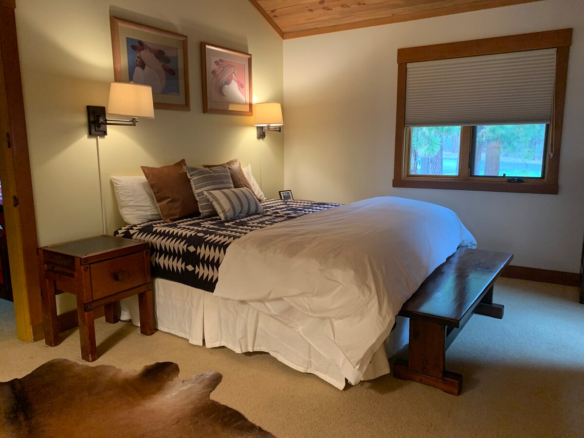 Chambre avec lit King Size à l'étage