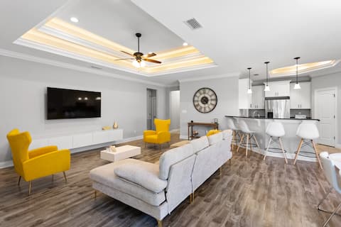Popular Airbnb listing: Luxurious, Modernly decorated home Near the beach in Navarre