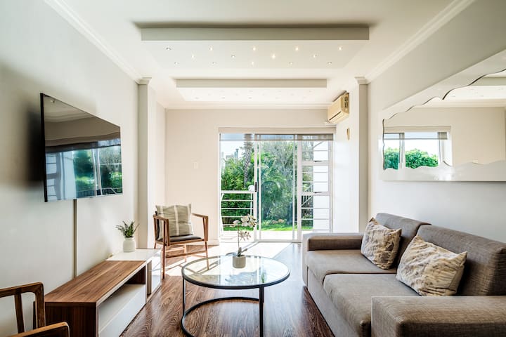 Spacious home combining sea & nature to relax