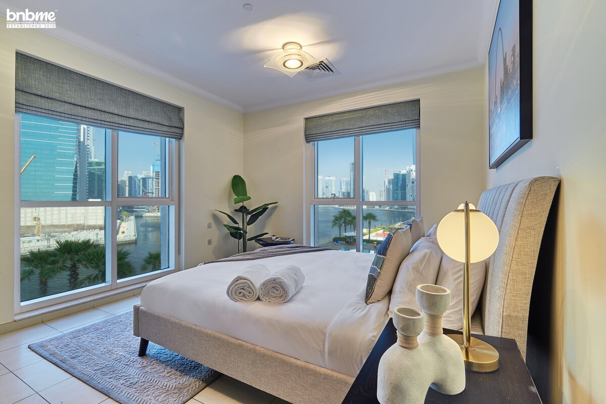 bnbmehomes | 1BR APT w/ Canal views | Business Bay