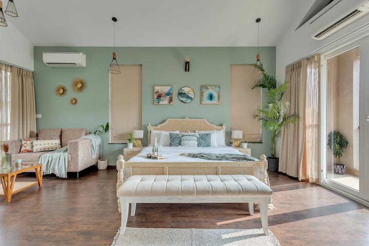 Luxurious master bedroom