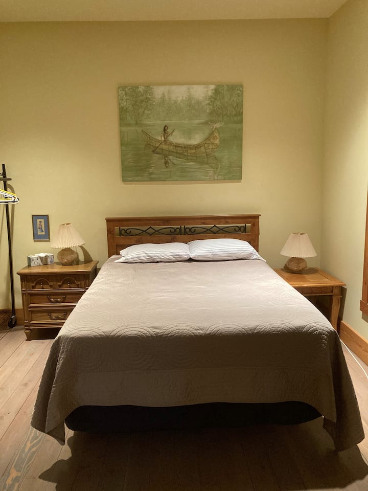 Bedroom #3 - Queen Bed