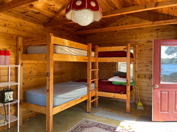 Bunkhouse na bunks nne pacha godoro
