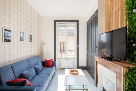 Top Airbnb: T2cosy, Transports Commerces situation ideal in Vénissieux