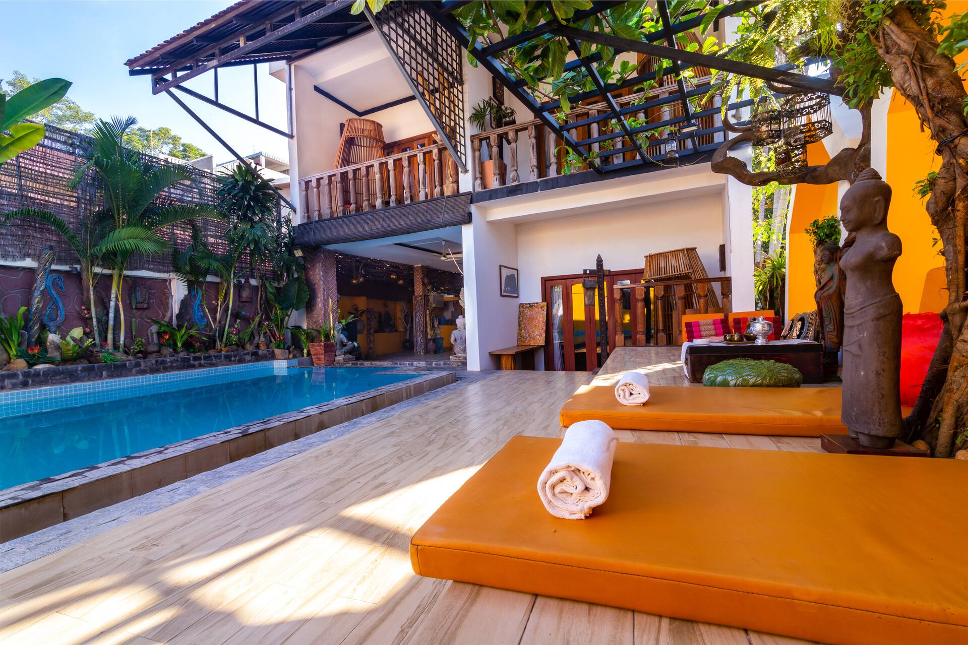 Unique Temple House 3 bedrm+Private Pool in Center