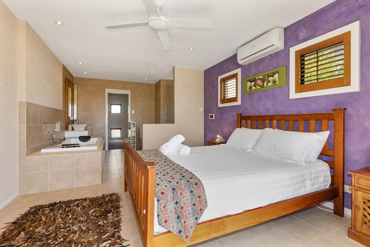 Chumba cha kulala - Ghorofa ya Juu na bafu la ndani 