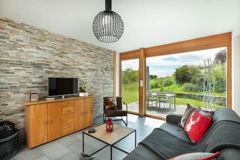 Popular Airbnb listing: Jacuzzi, magnificent view of the Swiss Alps in Valais/Wallis