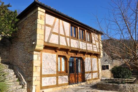 Beautiful unobstructed view of the Dordogne Valley.