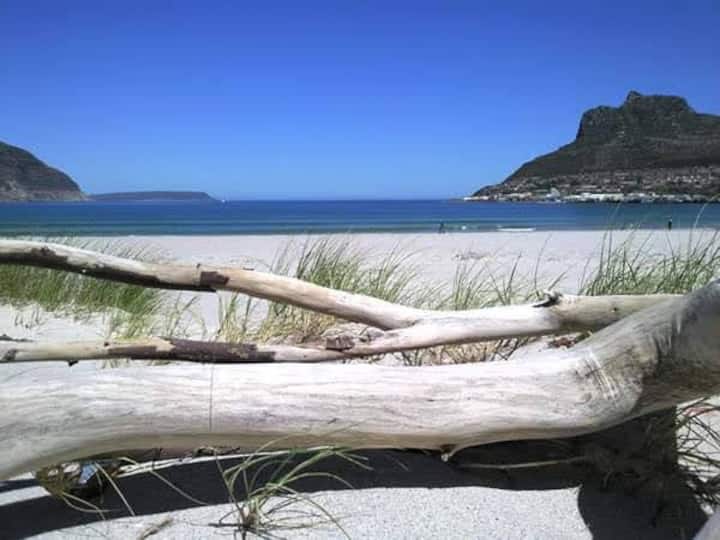 Hout Bay Holiday Rentals & Homes Hout Bay, Cape Town, South Africa