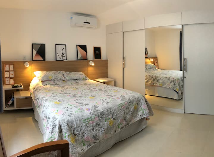 Mezanínový apartmán so šatníkom a klimatizáciou.