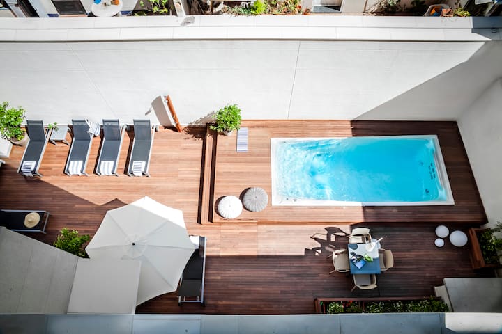 Minimalist-Designed Apartment by Eric Vökel Atocha