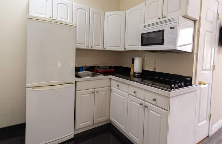 K-town Next To Times Sq 4 /Dyson Airwrap Available - Long Island City - Queens NY