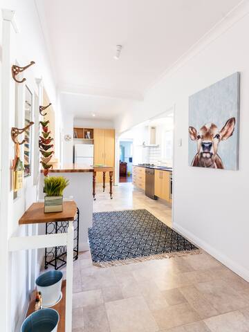 Farm house-sleeps up to 10 gallery image 4