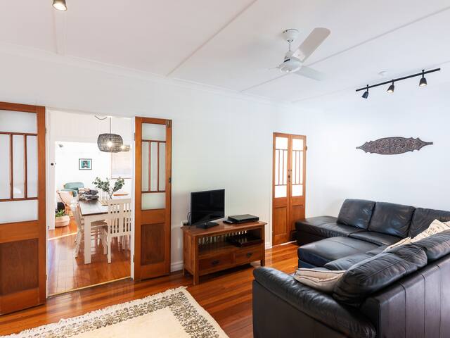 Farm house-sleeps up to 10 gallery image 5