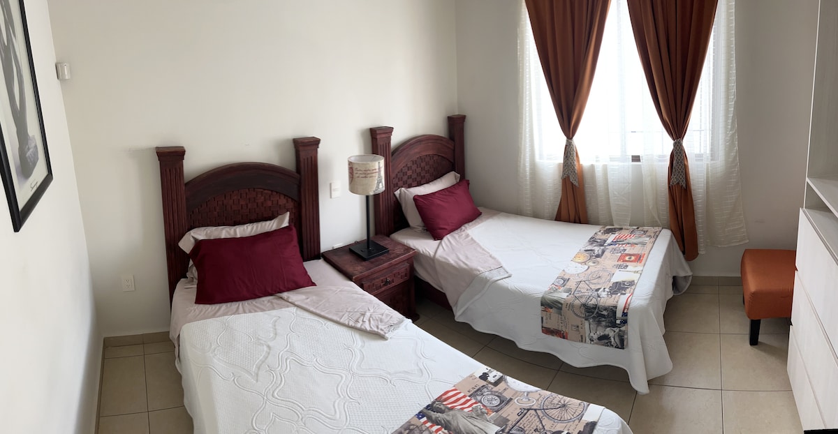 带单人床的卧室