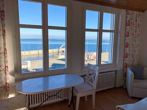 Studio apartment with lakeview