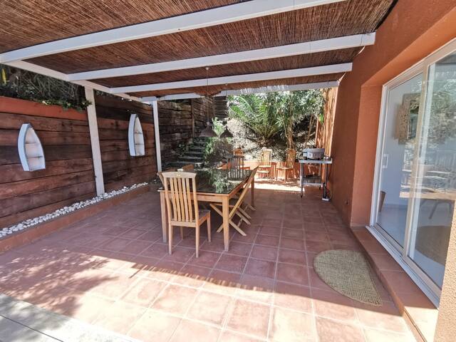 Villa 8 pers. piscine,vue mer, parking,costa brava gallery image 4