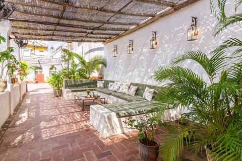 Gardens: Your own boutique Hotel + Rooftop Pool