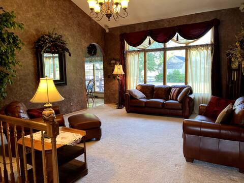 Family Friendly Spacious Home w/Game Court