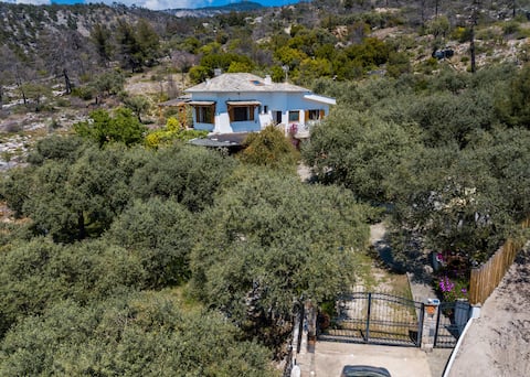 Villa 140m² 3 bed 3 bath lounge 3 verandas pergola