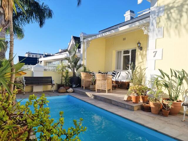 Beautiful Victorian house with pool gallery image 5