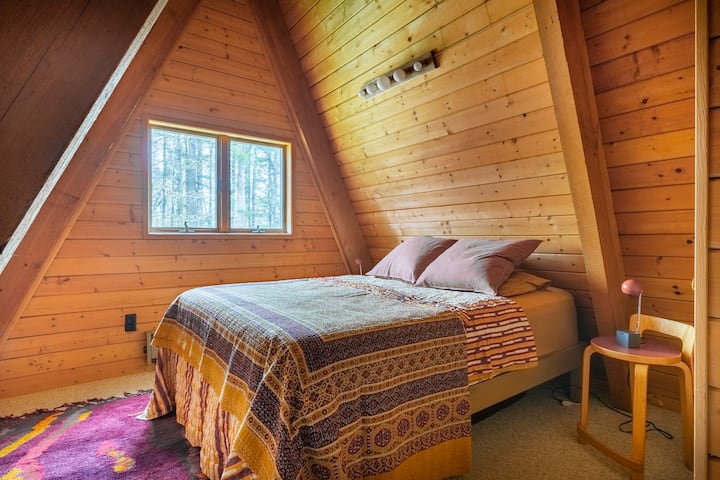 Upstairs, corner bedroom. Spacious closet.