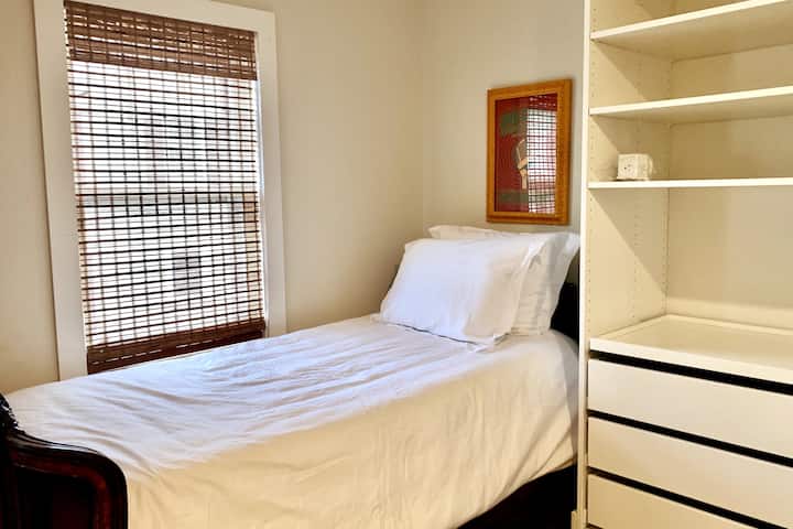 Bedroom 4 (Twin Bed)