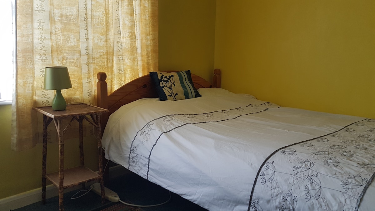 Room in village near Lincolnshire coast. Wainfleet All Saints