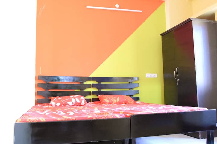 Მთავარი საძინებელი 
ახალი კონდიციონერი
6x6 საწოლიანი გარდერობი მიმაგრებული სარეცხი ოთახი

(დასავლური სტილი)
Ახალი Gyser-ის
ახალი სარეცხი მანქანა