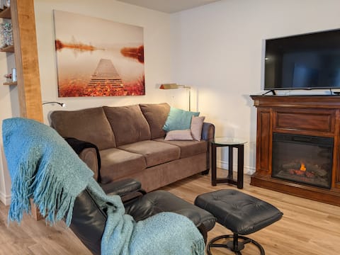 Top performing Airbnb: Quiet house with parking "The forest in the city" in Sainte Foy–Sillery–Cap Rouge