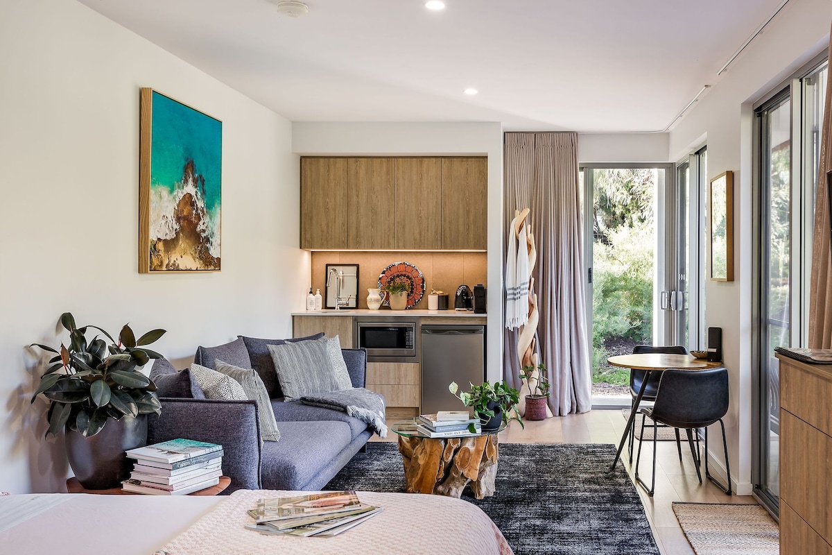 Successful Airbnb property: Yallingup Award Winner - Stunning Couples Retreat in Yallingup