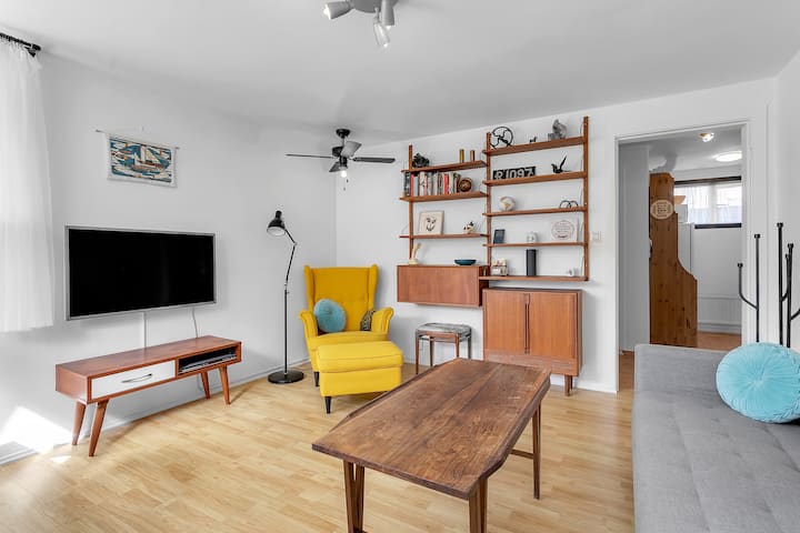 Cute and quirky apartment in the center of town
