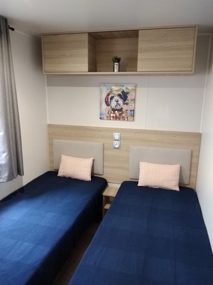 ห้องนอนเตียงใหญ่ห้องที่ 1