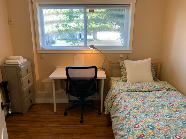 RoomC