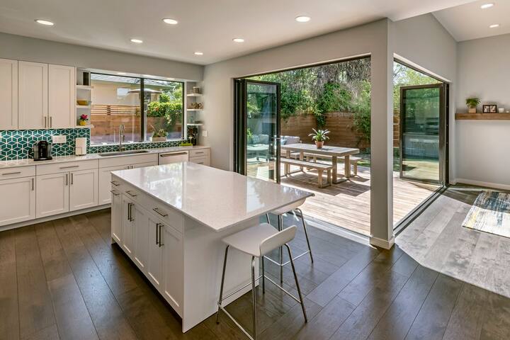 Modern San Francisco Bay home gallery image 5