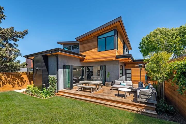 Modern San Francisco Bay home gallery image 3