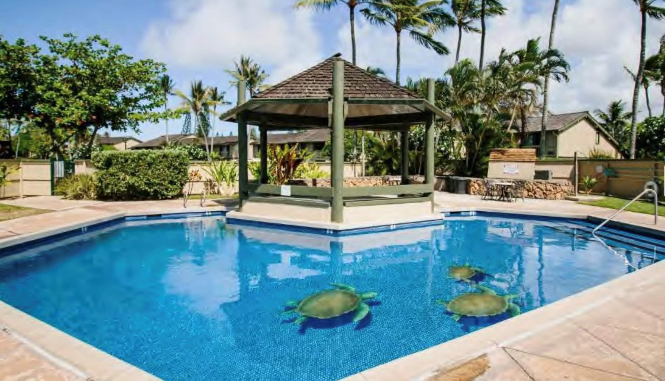Condo in Kahuku · ★4.99 · 2 bedrooms · 4 beds · 2 private baths - Image 14