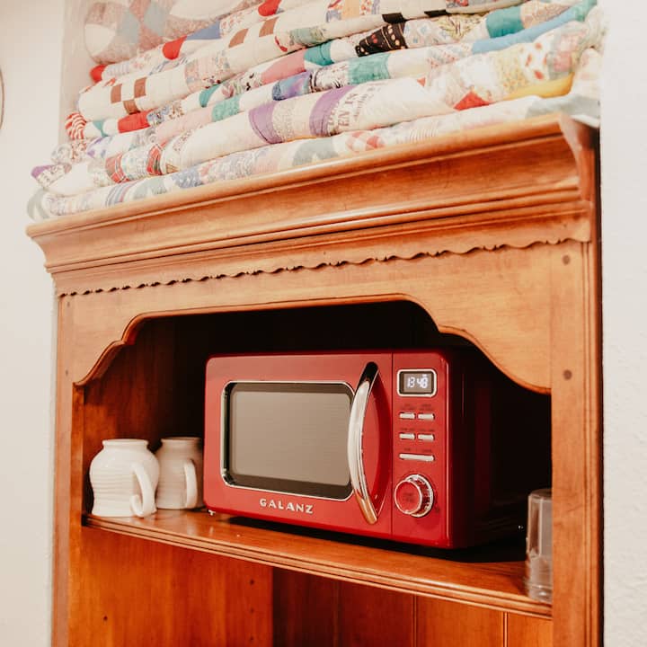 Vintage Retreat Near Charis Bible College - Woodland Park, CO