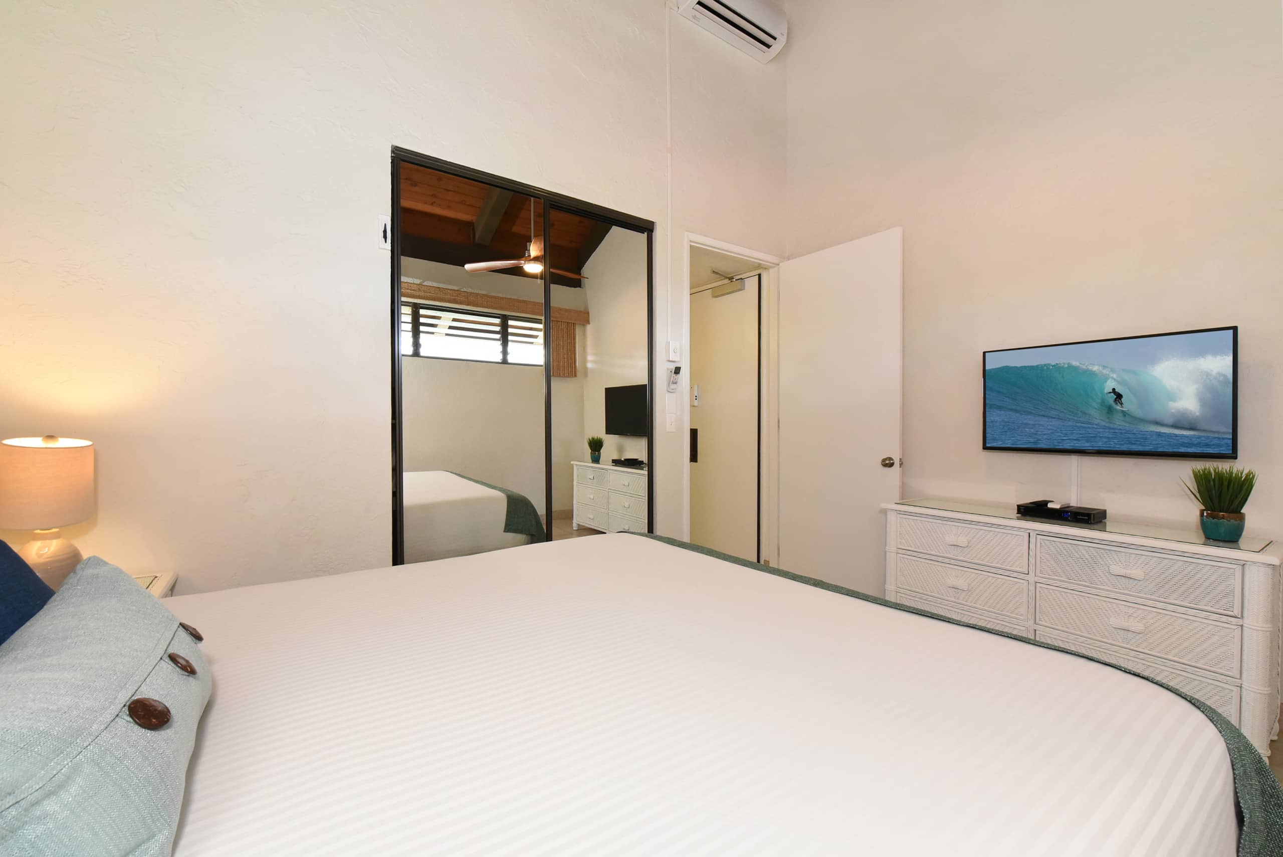 Condo in Lahaina · ★4.84 · 2 bedrooms · 3 beds · 2 private baths - Image 15