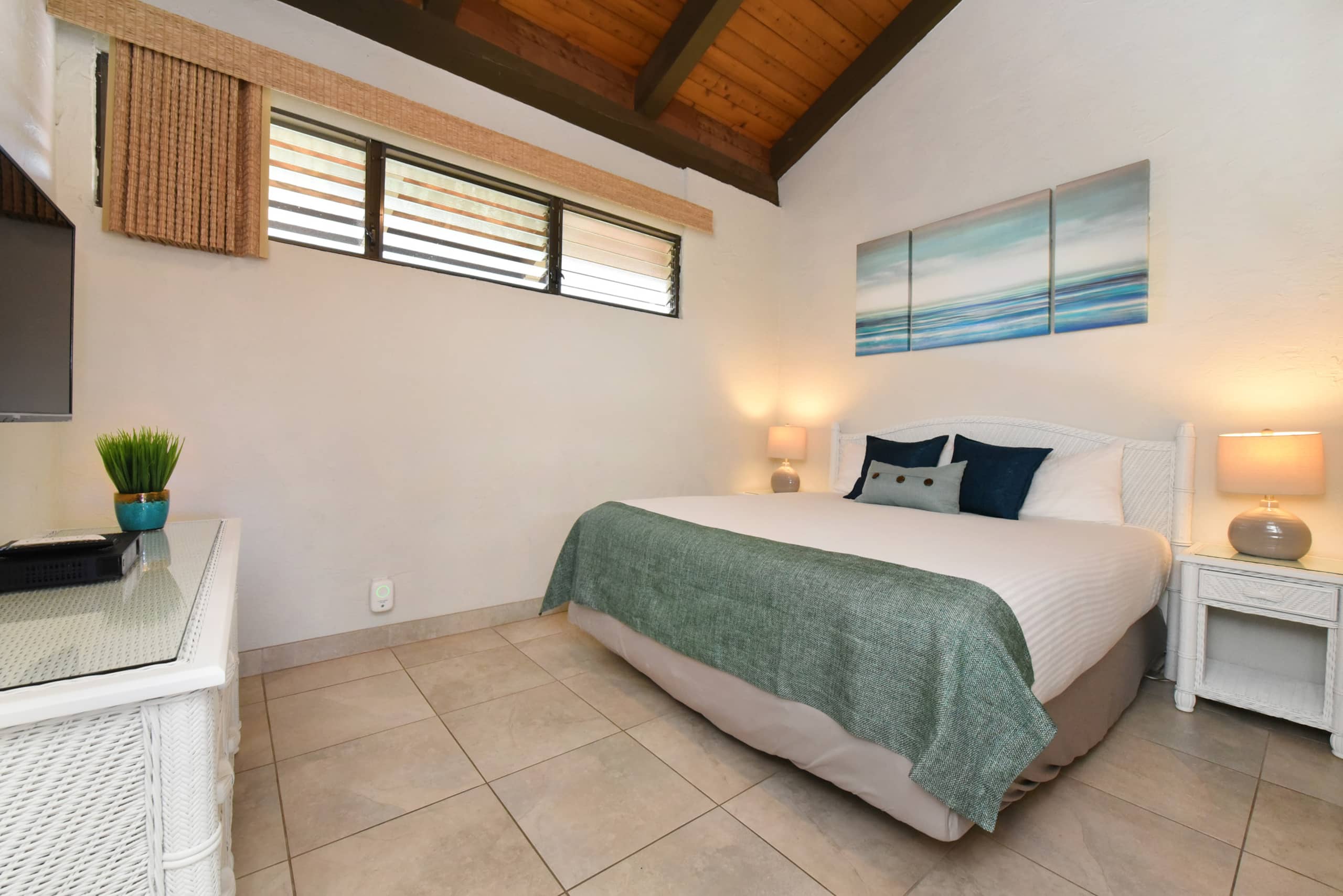 Condo in Lahaina · ★4.84 · 2 bedrooms · 3 beds · 2 private baths - Image 18