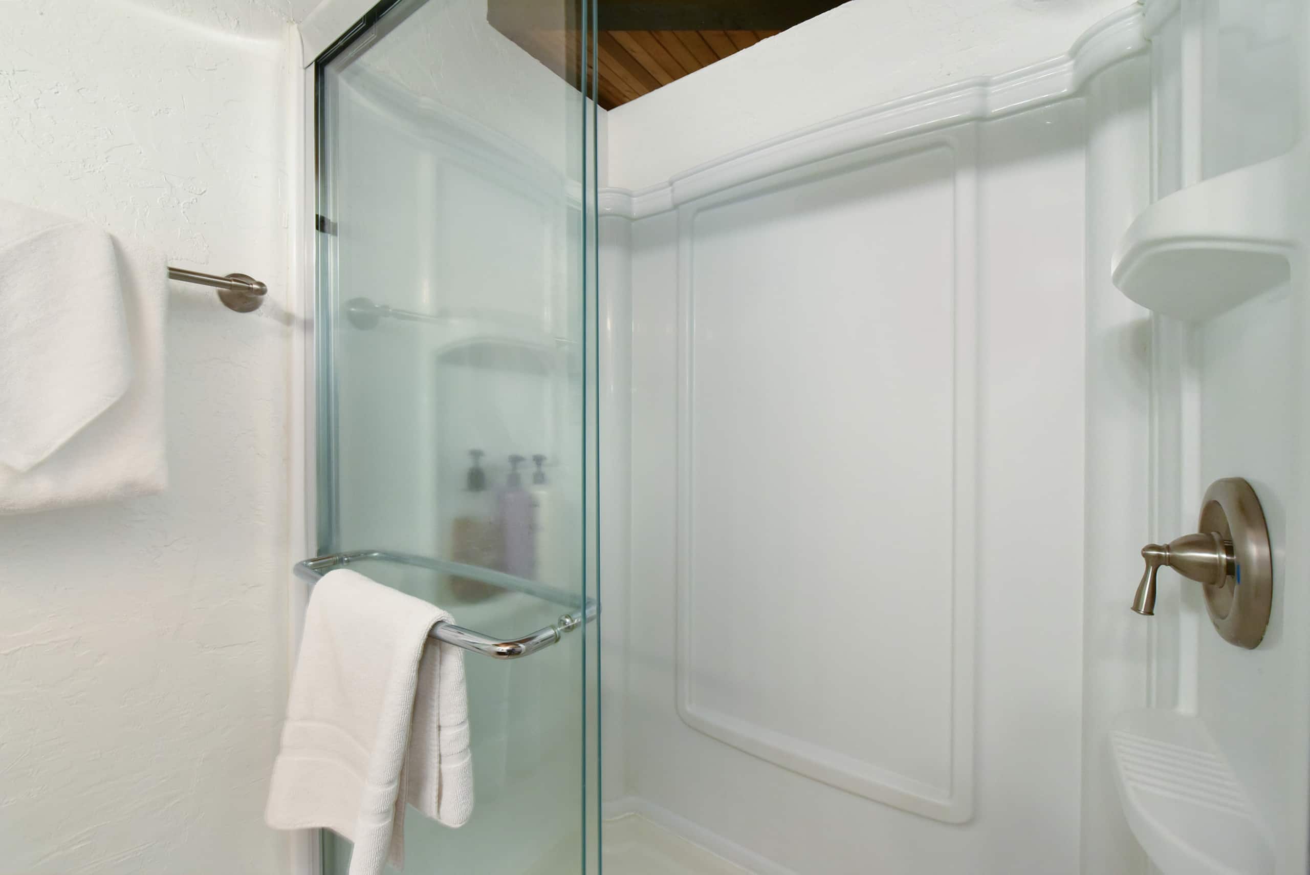 Condo in Lahaina · ★4.84 · 2 bedrooms · 3 beds · 2 private baths - Image 24