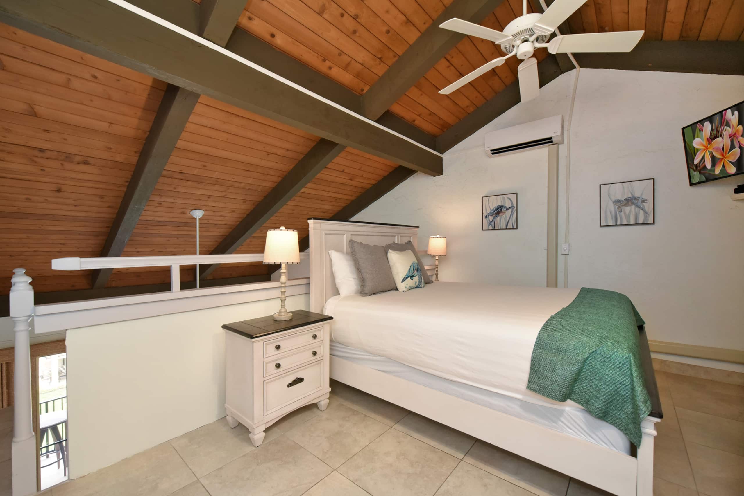 Condo in Lahaina · ★4.84 · 2 bedrooms · 3 beds · 2 private baths - Image 2