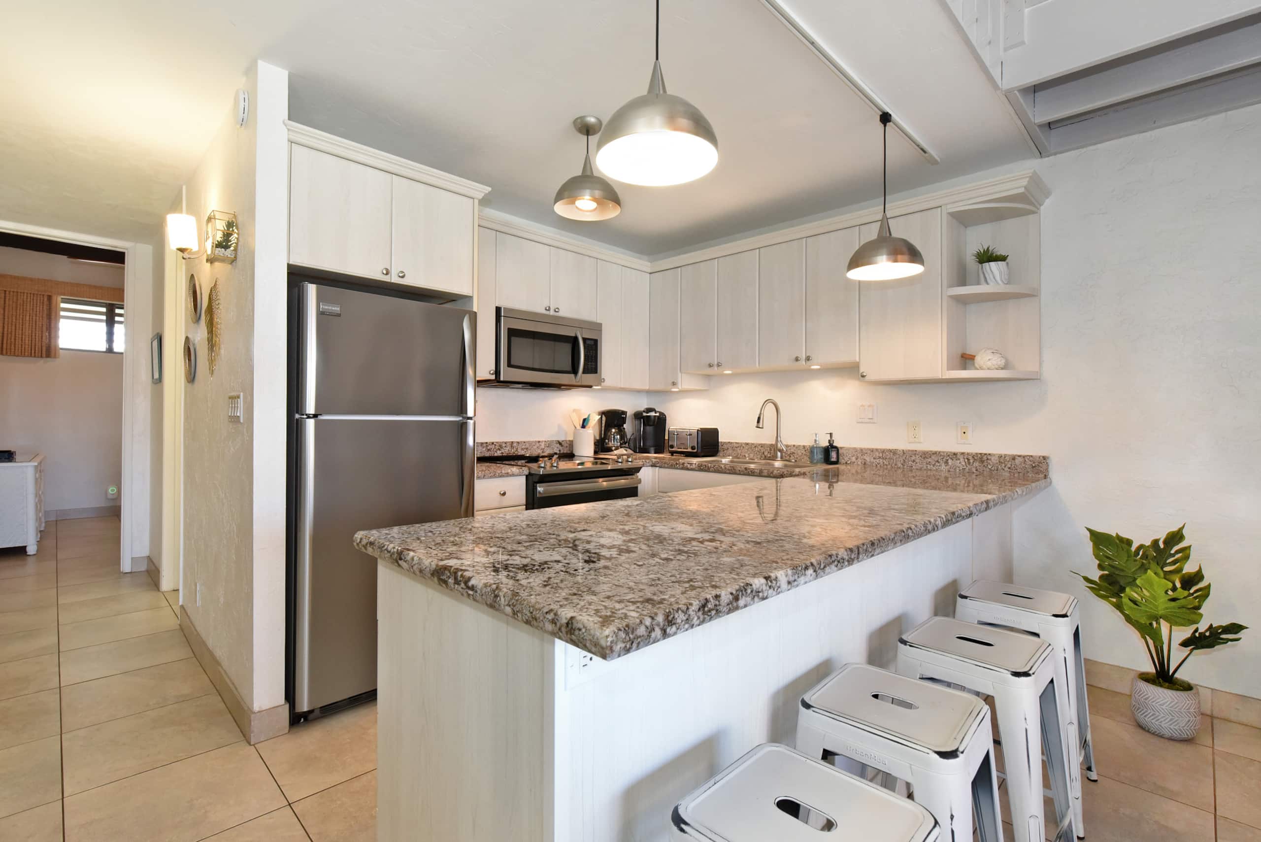 Condo in Lahaina · ★4.84 · 2 bedrooms · 3 beds · 2 private baths - Image 9