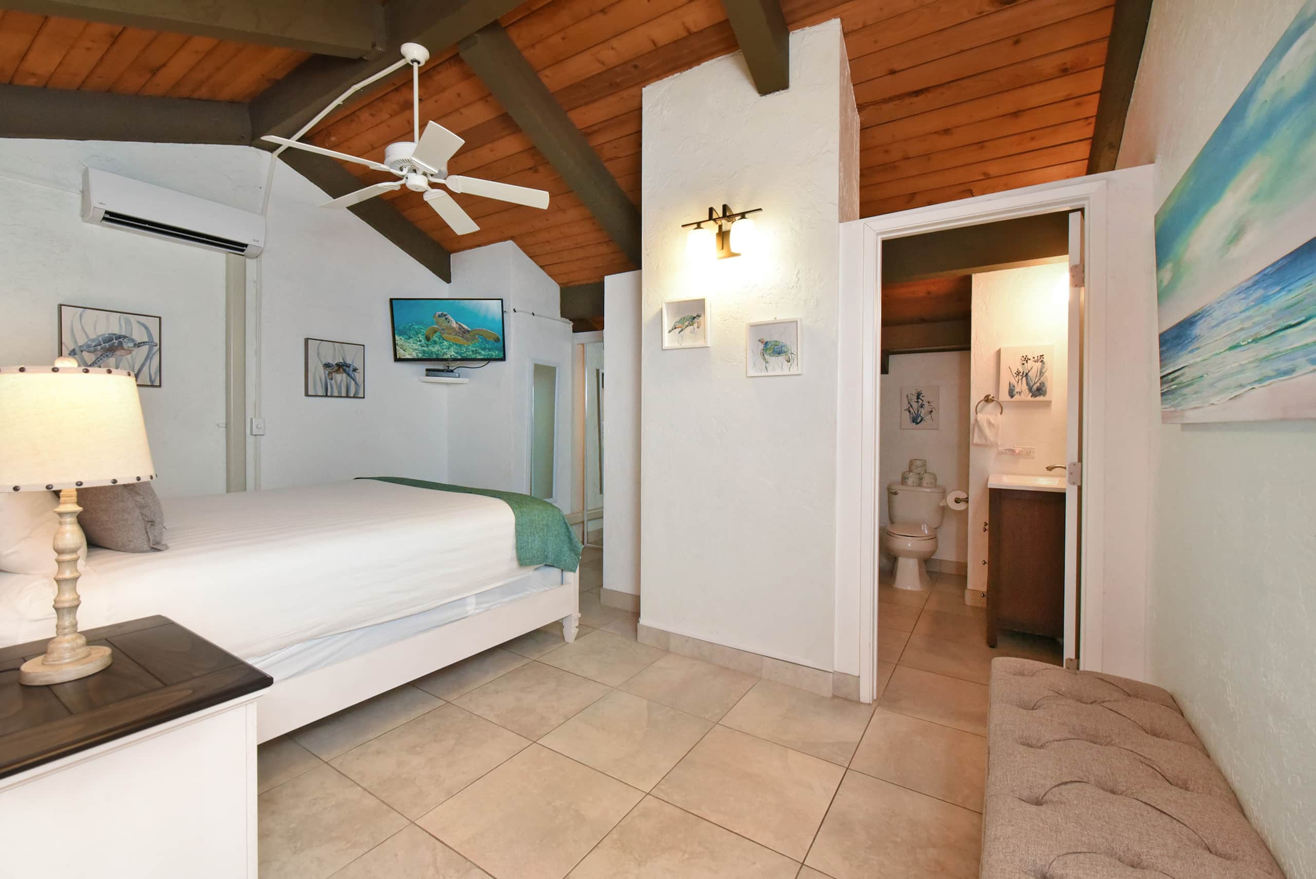 Condo in Lahaina · ★4.84 · 2 bedrooms · 3 beds · 2 private baths - Image 20
